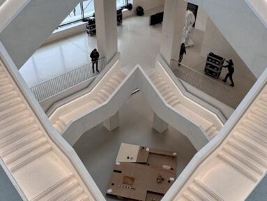 Installation audiovisuelle au Musée d'Art Moderne de Varsovie